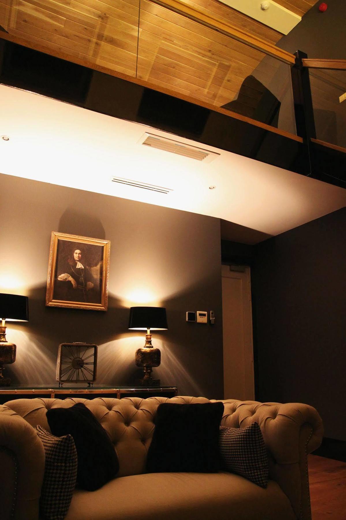 Suitehotel Posthoorn Монникендам Экстерьер фото